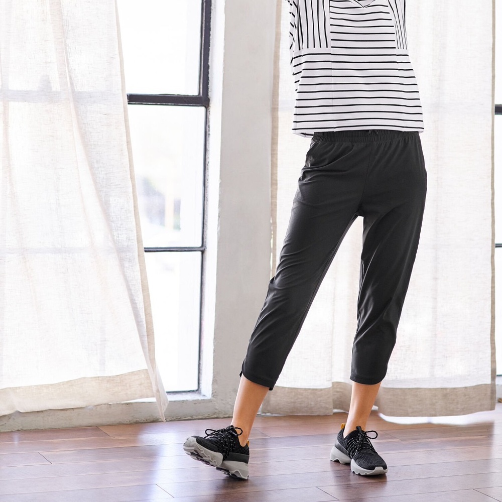 Talbots LIGHTWEIGHT STRETCH STRAIGHT LEG CROP PANTS